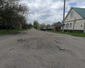 Убитая дорога, ямы и выбоины.Требуется капитальный ремонт.
Так же отсутствует освещение по ул.Федеративная 56.