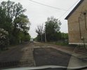 Дорога была разбита до ремонта трубопровода. В 2020 году дорогу раскопали и оставили на зимний период без ремонта. Сегодня частично провели профилирование, но так как на данном участке большая нагрузка, то все ямы образовались снова.