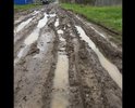 Ужасное состояние дороги,на машине можно проехать только зимой или в сухое лето.Колейность,жижа,лужи,ямы.
