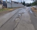 Болше 5 лет !!! абсолютно разбитая дорога при въезде в курортное село