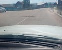 Дефект по улице КАлинина и пересения с улицей Патрихина село Турунтаево. Асфальтовое покрытие есть сделано недавно. Образовалась на разграничительной полосе яма имеющая продольное сечение поперек движения авто глубина около 6 см. Необходимо заделать.