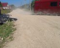 В ГОРОДЕ ОСТРОВ (по ул. Матвея Егорова и ул. Меркурьева) - ПРОХОДИТ ДОРОГА ГРУНТОВАЯ!!! ВСЕ ЖИТЕЛИ ЖАЛУЮТСЯ В АДМИНИСТРАЦИЮ И ПРОДОЛЖАЮТ ЗАДЫХАТЬСЯ В ПЫЛИ. СРОЧНО НУЖЕН АСФАЛЬТ. СКАЗАЛИ В ОБЛАСТИ НА АСФАЛЬТ НЕТ СРЕДСТВ. ОСЕНЬЮ ВООБЩЕ НЕВОЗМОЖНО ПРОЙТИ ПО ДАННОМУ МАРШРУТУ И ИЗ-ЗА ПЫЛИ И ИЗ-ЗА ГРЯЗИ. ХОДЯТ В МАСКАХ УЖЕ 5 ЛЕТ и без COVID-19.  ЖИТЕЛИ ОЧЕНЬ ПРОСЯТ ПОМОЧЬ, ЧТОБЫ СМОГЛИ ПОЛОЖИТЬ АСФАЛЬТ. СПАСИБО!