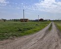 На указанном участке дороги активно ведётся строительство частных домовладений, часть улицы заселена жителями, но подъезда к дворам нет совсем, так как на дороге отсутсвует твёрдое покрытие. Дорога не просыпана даже щебнем.