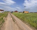 На указанном участке дороги активно ведётся строительство частных домовладений, часть улицы заселена жителями, но подъезда к дворам нет совсем, так как на дороге отсутсвует твёрдое покрытие. Дорога не просыпана даже щебнем.