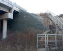разрушена система водоотвода, и лестница моста, трасса Таврида