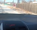 Нет пешеходной дорожки по улице Юбилейная. Поступал запрос в чате с просьбой решить вопрос от жительниц в основном матерей детей. Ширина обочины позволяет сделать шириной 0,75 что позволяет ГОСТ. Расположение на уровне с проезжей частью. Дорожка ведет к детскому садику Росинка, всегда много машин. ЛЮди постоянно подвозят детей. Участок очень оживленный. Необходимо запланировать устройство. Локальный дефект. Кроме того улица используется школьниками для движения в сторону школы ТСШ№1 и является сквозной для движения людей на работу. Левая сторона в частном секторе постоянно занята стоящими авто а эта сторона свободна.