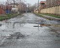 Огромные ямы от переулка Лесопарковый, до переулка литейный, в ростовской области г. Батайск. На переулке Литейный отсутвует дорожное покрытие в принципе