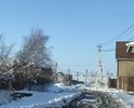 Здравствуйте!Проживаем в сельской местности, по улице Южная поселок Тимирязевский проходит грунтовая дорога без покрытия. Каждую весну и осень она становится непригодной для проезда, что создает угрозу жизни и здоровью жителей улицы. Все попытки договориться или заставить власти сделать дорогу безуспешны,было направлено обращение 17.11.2022г. в администрацию г.Уссурийск с данной проблемой, на что получен ответ что на 2023 год реконструкции(строительства) дороги не предусмотрено и нет на это средств.Дорога не грейдеруется и не чиститься(по фото не передаются ямы их нужно увидеть в живую) в которых автомобили утопают и наносится ущерб, все делается самостоятельно проживающими людьми на этой улице!