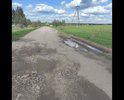 Единственная дорога для проезда из деревни Андреевка, в которой живут в основном пожилые люди. Вся дорога в рытвинах и ямах. Давно не ремонтировалась.