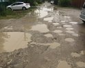 Проезд по кварталу затруднён,а после дождя практически невозможен.