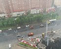01.07.2023г.Я может чего-то не понимаю, но они асфальт укладывают даже не в дождь, а в конкретный ливень. Ленинский проспект перекрёсток с Брестским бульваром. Льёт настолько сильно что возле дома с дорог вода не уходит. А они асфальт делают. Я в шоке.