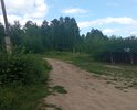 Дорога проходит мимо административного здания федерального узла связи к жилым домам. Грунт песок и супесь. Накатана самими жителями. Необходимо приведение в норматив для грунтовых дорог. Прямой съезд и разворотная площадка для коммунальной техники. Дорога однополосная. Интенсивность движения низкая. Неровности на дороге, размывает ручьями дождевой воды.Грейдировки будет достаточно.Дорога расположена в лесополосе.