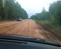 Грунтовая дорога к д. Исток, д. Ярцы и Республиканскому детскому санаторию. Зона посещения туристов с выездом на Байкал. Движение интенсивное всегда.Грунт песок с суглинком. УКлон до Ярцев около 20 градусов. Водостоки требуются только на возвышенности. Проходит через ВЭЛ пересекает. Лесная дорога в Особой экономической Бакайльской зоне и экологической. ООПТ.Асфальта не было никогда. Весной и после дождей появляются значительные ямы и нарушения проезжей части в виде частых бугров. Что затрудняет движение и создает опасные случаи для движения авто.Основной источник доходов акцизы на ГСМ и НДС поэтому требуется заявка в региональный или федеральный бюджет на выделение средств. Своих средств не хватает. Дорожное основание соответствует требованиям о песчаных грунтовых дорогах. Затраты минимальные выравнивание и отсыпка ПГС и укладка асфальтом. Дорога так же выходит на смотровую площадку на Байкал и на автобусную остановку Байкальский бор. Възед на дорогу имет ямы и рпытвины появляющимися от стекающей воды необходим водоотвод и грунтовый фильтр стоков.