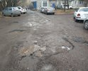 Разместил фотографии дороги в микрорайоне  Академгородка  города Красноярска возле домов номер 12 ,7 ,10 ,10А .....
