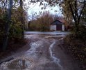 По адресу Нижегородская  область. ,г. Дзержинск, пос. Бабушкино, ул. Овощная, д.6, д.8, д.10, д.10А, ул. Вокзальная ,д.93, д.95) единственная дорога многоквартирным домам в ужасном состоянии, имеются многочисленные повреждения дорожного покрытия, размеры каждого из которых превышают допустимые нормы, установленные ГОСТ, огромные ямы, выбоины. Повреждения эти представляют серьёзную опасность для дорожного движения и нарушают права жителей на безопасность передвижения, предоставляемые Конституцией РФ.