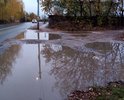 По адресу Нижегородская  область. ,г. Дзержинск, пос. Бабушкино, ул. Овощная, д.6, д.8, д.10, д.10А, ул. Вокзальная ,д.93, д.95) единственная дорога многоквартирным домам в ужасном состоянии, имеются многочисленные повреждения дорожного покрытия, размеры каждого из которых превышают допустимые нормы, установленные ГОСТ, огромные ямы, выбоины. Повреждения эти представляют серьёзную опасность для дорожного движения и нарушают права жителей на безопасность передвижения, предоставляемые Конституцией РФ.