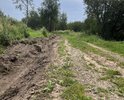 Добрый день, это единственная дорога к жилым домам. Дорога в основном летняя, в межсезонье проехать практически невозможно. В прошлом году был пожар, машина не проехала.