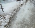 Здравствуйте. Колхозная 148, в результате неудовлетворительного содержания дороги образовалась наледь и заблокировала вход в домовладение. Калитка и гаражные ворота скованы льдом. В ледяном плену 80-ти летняя жительница Горно-Алтайска. Помогите!