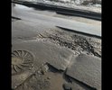 На данном участке дороги частично неравномерно снято дорожное полотно, обнажены большие ямы особенно при выезде/въезде на этот участок с Дальневосточного проспекта. Дорожные работы по устроению ям и неровностей не ведутся. Знаки обозначающие дорожные работы или неровности дорожного полотна отсутствуют. В таком состоянии дорога уже несколько месяцев. Постоянный интенсивный автомобильный трафик по данному участку, связанный с единственным заездом в зону большого жилого массива, усугубляет проблему данного участка и приводит к аварийным ситуациям.
