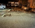После пешеходного перехода невозможно зайти и заехать во двор