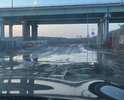 на дороге вода, под водой ямы