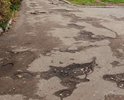 Я живу на ул. Нагорная дом 3 корп.2, чтобы подъехать к нашему дому, мы поворачиваем с Нагорной между домом №1 (в нем магазин Пятеречка) и домом №3, на этом промежутке, протяженностью 70 метров до наших ворот имеются 3 глубокие ямы, они сейчас заложены кирпичами (жители положили) но переезжать их очень сложно, особенно на примыкании к ул.Нагорная. Я обращалась по ремонту этих ям в Мэрию, Горзеленхоз, Красноперекопскую администрацию, но никакой реакции не последовало. Помогите пожалуйста нам с этой проблемой. Спасибо