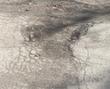 ямы большие, на неудобном участке, каждый раз при проезде есть риск повредить автомобиль