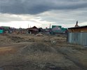 Набережная улицы Кооперативная выходит на проезд Горького. Дороги почти нет. Грунт глиняный берег и частично отсыпан ПГс. Необходимо поднять слой дорожной одежды выше при высоком уровне осадков поднимается вода и может топить улицу вплоть до Горького. По улице необходимо сделать глинянозернистую смесь с ПГС с выемкой в проеме с проулка для сточной воды с горы ( Скалы). Выемка в дороге отсыпается с Камня крупного чуть выше уровня обычного подъема воды для естественного дренажа. При этом оставить участок для ественной фильтрации воды за дорогой в проулке с устройством глиняной чаши для выпаривания воды. Отсыпав вокруг брустверы. Сооружение сложное поэтому судя по всему старые работники администрации не знали как решить вопрос. Это в комплексе решит проблему возможного затопления улицы Кооперативной в период выского цикла осадков, который начался в регионе и стране. ФОНД ГО и ЧС так же может быть использован.