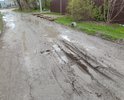 Здравствуйте! Состояние дороги по улице Донская в д.Ярлыково го Домодедово находится в ужасном состоянии. Дорога грунтовая, вся разбита, ямы, колдобины, ни пройти ни проехать нормально невозможно. Машины местами буксуют.