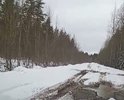 Дорога каждый день разбивается большегрузами Тонар (20-40 тонн), которые возят песок с карьера, хотя разрешенная масса проезда до 3х тонн. Было асфальтовое покрытие, которого уже нет. По дороге невозможно проехать на легковом автомобиле. Дорога ведет к деревням Бабаново, Речка, Концы. Проезд для жителей очень затруднен. Общественного транспорта нет.