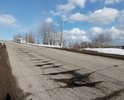 Республика Коми, г.Ухта, микрорайон Ветлосян, автодорога Озёрный – Ветлосян (улица Ветлосяновская, улица Кирпичная).
Дорога является единственной и связывает отдалённый микрорайон с городом. По ней едут в школы  и детские сады дети, их родители на работу, пенсионеры в поликлинику  и социальные учреждения. Видно на схеме.
На дорожном покрытии  три года назад образовалась колейность не соответствующая ГОСТу, что создает опасность при вождении  автомобиля и может привести к аварии, особенно в зимнее время (с октября по май). 
Помимо колейности, дорожное полотно сплошь разбито в огромные глубокие с острыми краями ямы (фото во вложении). Объехать эти препятствия нет никакой возможности, т.к. покрытие разбито в обоих направлениях.  Ямы не соответствуют ГОСТ Р 50597-93 "Автомобильные дороги и улицы. Требования к эксплуатационному состоянию, допустимому по условиям обеспечения безопасности дорожного движения": их длина более 15 см, ширина более 60 см, глубина более 5 см. Необходимо провести инспекцию указанной автодороги и выполнить ремонт.