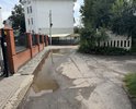 Разбитая дорога на ул. Садовая от дома 40, вдоль домов 42А, 53Б до ул. Свободы.
Там же проезд к "1-му Инфекционному Отделению Областной Клинической Детской Больницы (ОДКБ)"

Не ремонтировалась много лет.
Много ям, которые превращаются в лужи, нет оборудованного тротуара. Зимой наледь.

Эта дорога пользуется популярностью у жителей города, т.к. позволяет сократить путь.
Так же через неё проходят туристические маршруты, т.к. рядом много памятников культуры.
В прилегающих домах много пожилых жителей в т.ч. с ограниченной мобильностью, для которых состояние дороги доставляет максимальные неудобства.