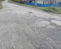Местные власти не реагируютна наши обращения, невозможно ехать. Одни сплошные ямы. Жители района Далека не настаивают менять полностью полотно, хотя-бы хороший, качественный ямочный ремонт.