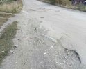 Местные власти не реагируютна наши обращения, невозможно ехать. Одни сплошные ямы. Жители района Далека не настаивают менять полностью полотно, хотя-бы хороший, качественный ямочный ремонт.