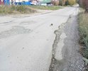 Местные власти не реагируютна наши обращения, невозможно ехать. Одни сплошные ямы. Жители района Далека не настаивают менять полностью полотно, хотя-бы хороший, качественный ямочный ремонт.