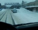 Заужена дорога после уборки снега