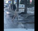 Клали прям в лужи, в итоге вот...