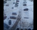 На парковке ямы и глубокий снег невозможно поставить машину