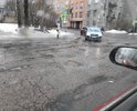 Асфальт положили меньше года назад. Проезжать этот перекресток без нецензурной брани просто нельзя.