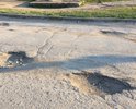 Дороги не ремонтируются уже более 5 лет, даже ямочный ремонт не ведётся, администрация на замечания жителей не реагирует.
