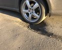 много раз обращались, в Невский район толка никакого. Машины убиваем. Опасность аварий.
