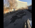 много раз обращались, в Невский район толка никакого. Машины убиваем. Опасность аварий.