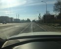 В нескольких местах асфальт просажен и провален по Керченскому шоссе от района пересечения Индустриального переулка до перекрёстка с ул. Дружбы 
Результат летних пробок, сотрудники Госавтоинспекции не отслеживали должным образом запрет проезда «фур» в дневное время суток, большегрузы стояли в знаменитой пробке, чем и продавили асфальт. 
Сам асфальт положен с большим, чем нужно для загруженной дороги содержанием смол, поэтому он летом «плывет»
Транспортный поток перенаправлен в объезд по Тавриде, город остался с ямами. Асфальт выдержал всего сезон, прошлый год уже были эти ямы, власти спят!
При ямочном ремонте на 4 квартал выезды на Керченское шоссе даже не включали в план.
Район жд переезда: ямы на перекрёстке у АЗС Атан по площади больше легкового автомобиля!
Очень прошу: привезите Аксёнова: он был, не видел проблему?, в очередной раз мэра поменял, результат «зеро».
Город с именем «Данный Богом» (перевод Феодосии) превращается в «Забытый властью»!