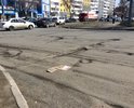 На дорожном полотне имеются многочисленные разрушения вплоть до нижнего слоя, требуется капитальный ремонт