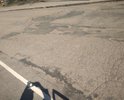 Ямы, постоянное болезненнле место из года в год одно и тоже, ямочный ремонт делают и хватает его на пол года.