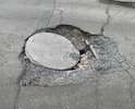 Люк провалился уже несколько месяцев на жалобы ни кто не реагирует