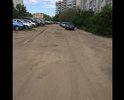 Дорога вдоль дома 77 по ул. Белорусской совершенно не пригодна для движения автотранспорта. Присутствуют холмы из спрессованного песка высотой около 7 см., а так-же ямы глубиной более 5 см.