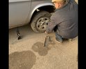 Возле люка образовалась огромная яма, уже не первая машина, которой пробило колесо в этой яме. Решите как можно скорее эту проблему.