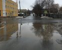 Пешеходный переход на пересечении Советская -Некрасовский переулок залит водой и пешеходы вынуждены выходить на проезжую часть чтобы его поресеч!