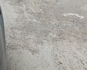ямы у подъезда к магазину очень глубокие